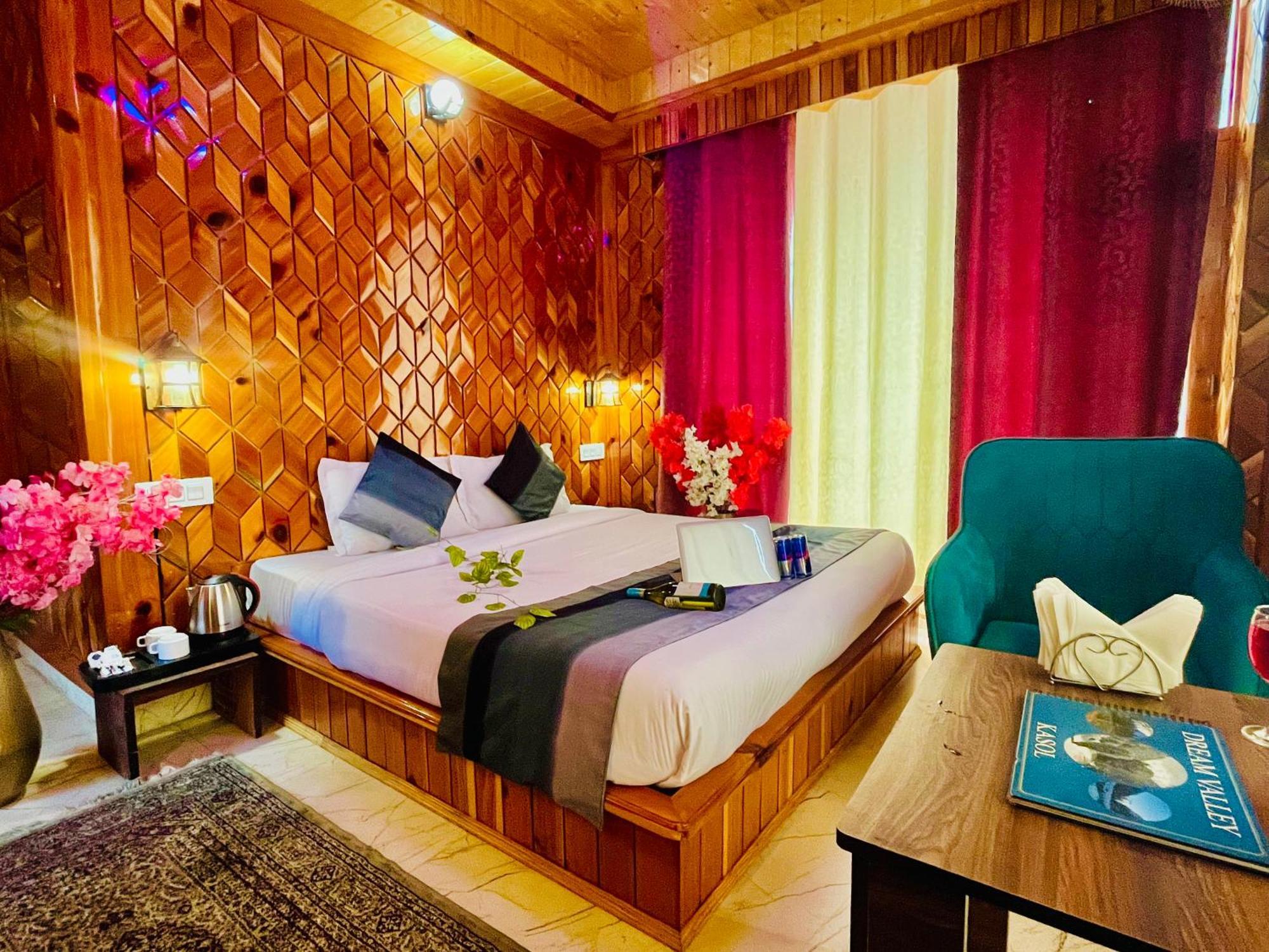 Hotel Pablo Escobar Kasol Exterior photo