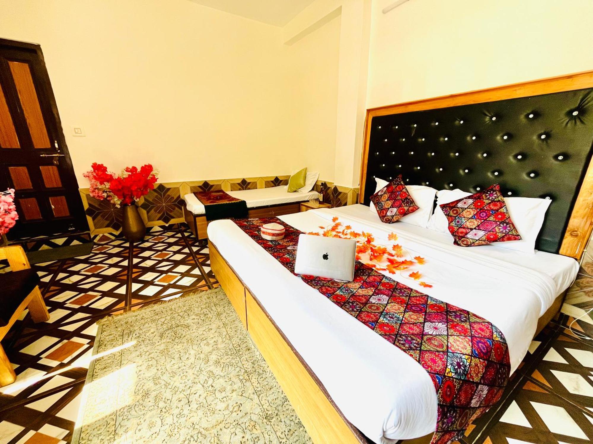 Hotel Pablo Escobar Kasol Exterior photo