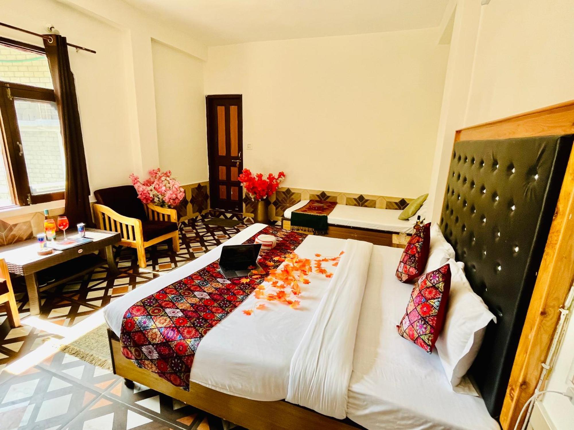 Hotel Pablo Escobar Kasol Exterior photo